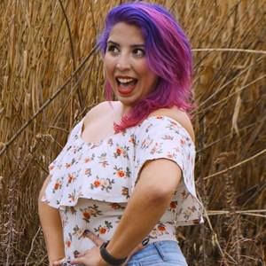 Meet your Posher, Synthia